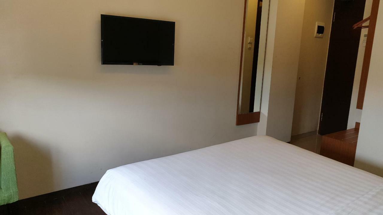 Biz Hotel City Center Ambon Ngoại thất bức ảnh